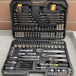 Dewalt Tool Box 200 Pcs