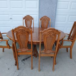 Dining Table -  6 Chairs And A Leaf