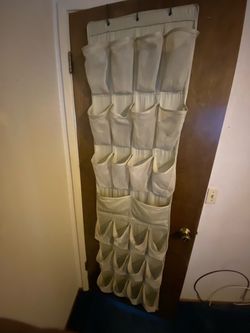 Hanging shoe organizer