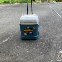 Igloo Cooler With Wheels 