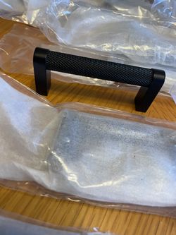 17 Pieces Black Handles