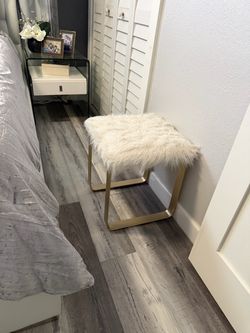 Modern vanity chair