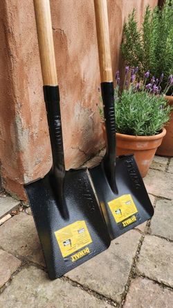 DeWalt Square Mouth Shovels – Set of 2