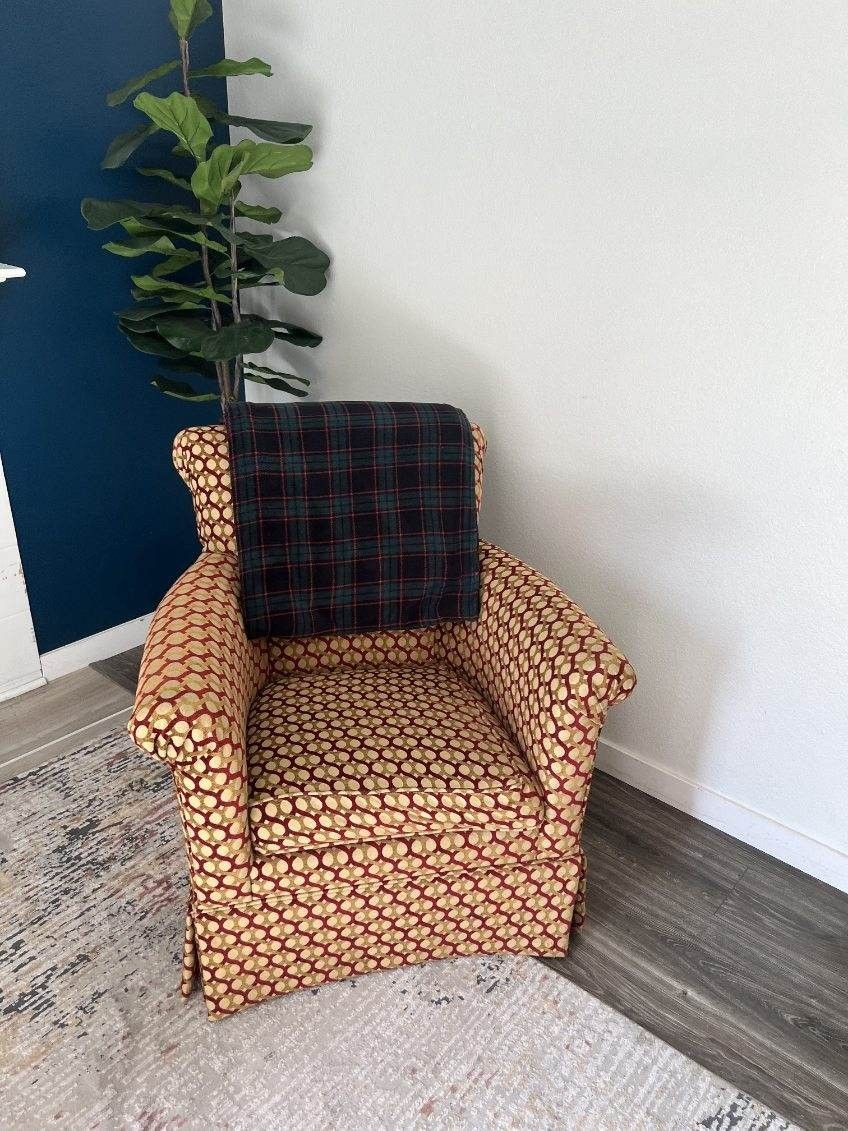 FULLY FURNISHED Airbnb BLOWOUT – $2700 OBO – Must Take All