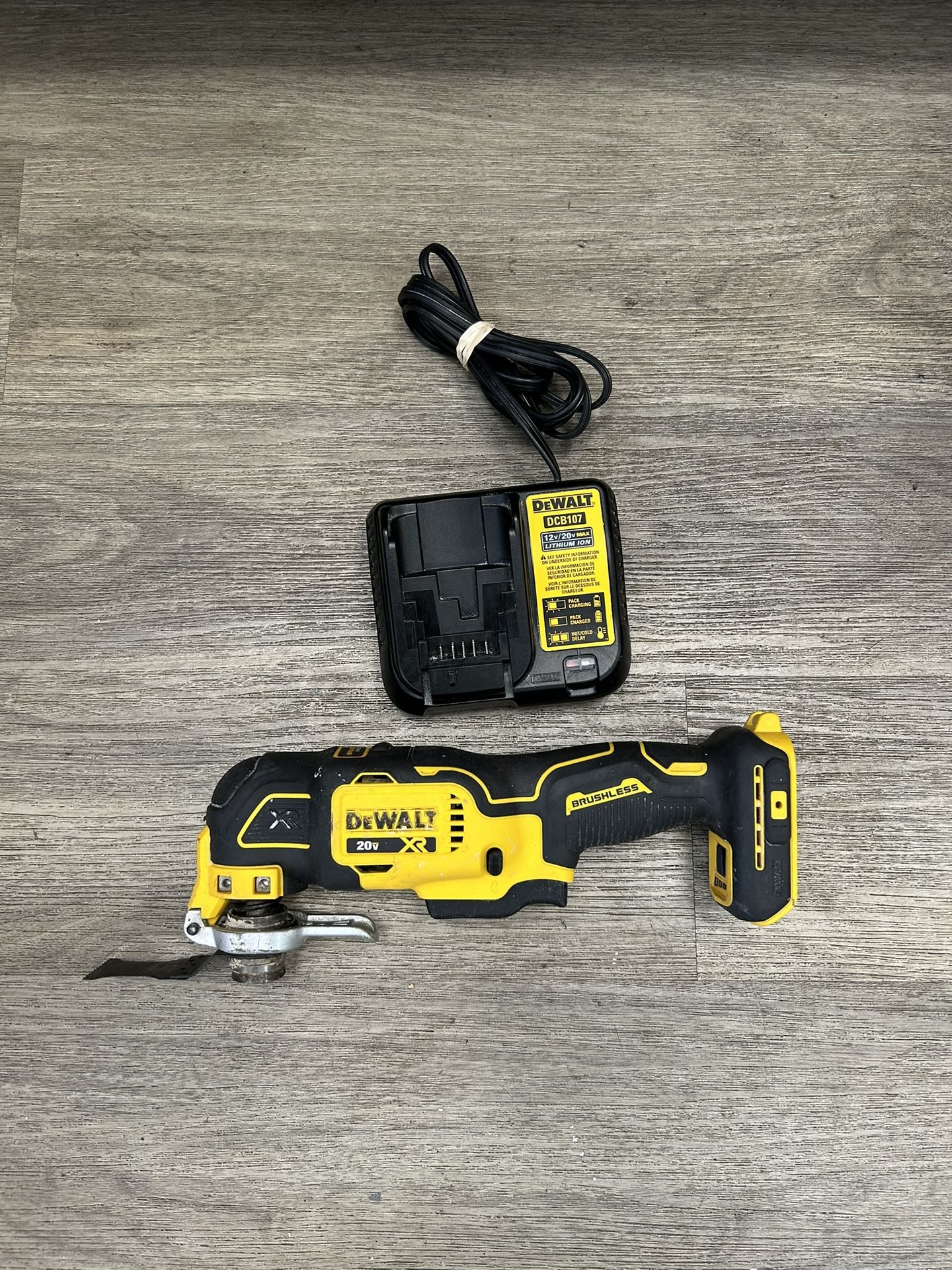 Dewalt Multi Tool DCS356 With Charger
