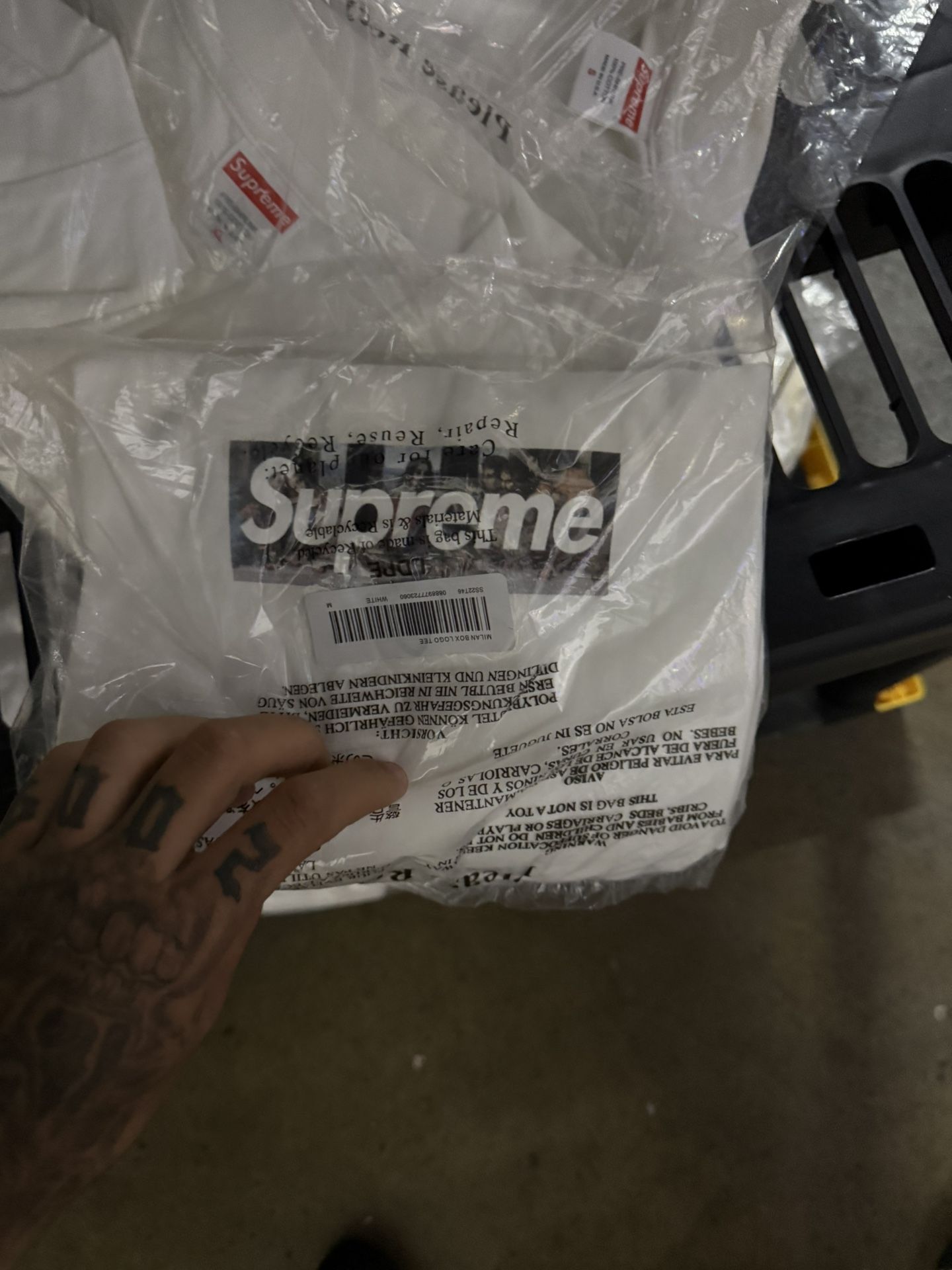 SUPREME BOX LOGO T 