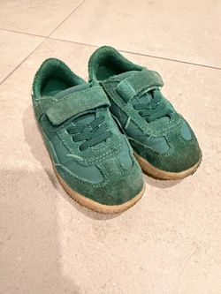 Zara 26 eur size Kids Green Suede Sneakers with Velcro Strap