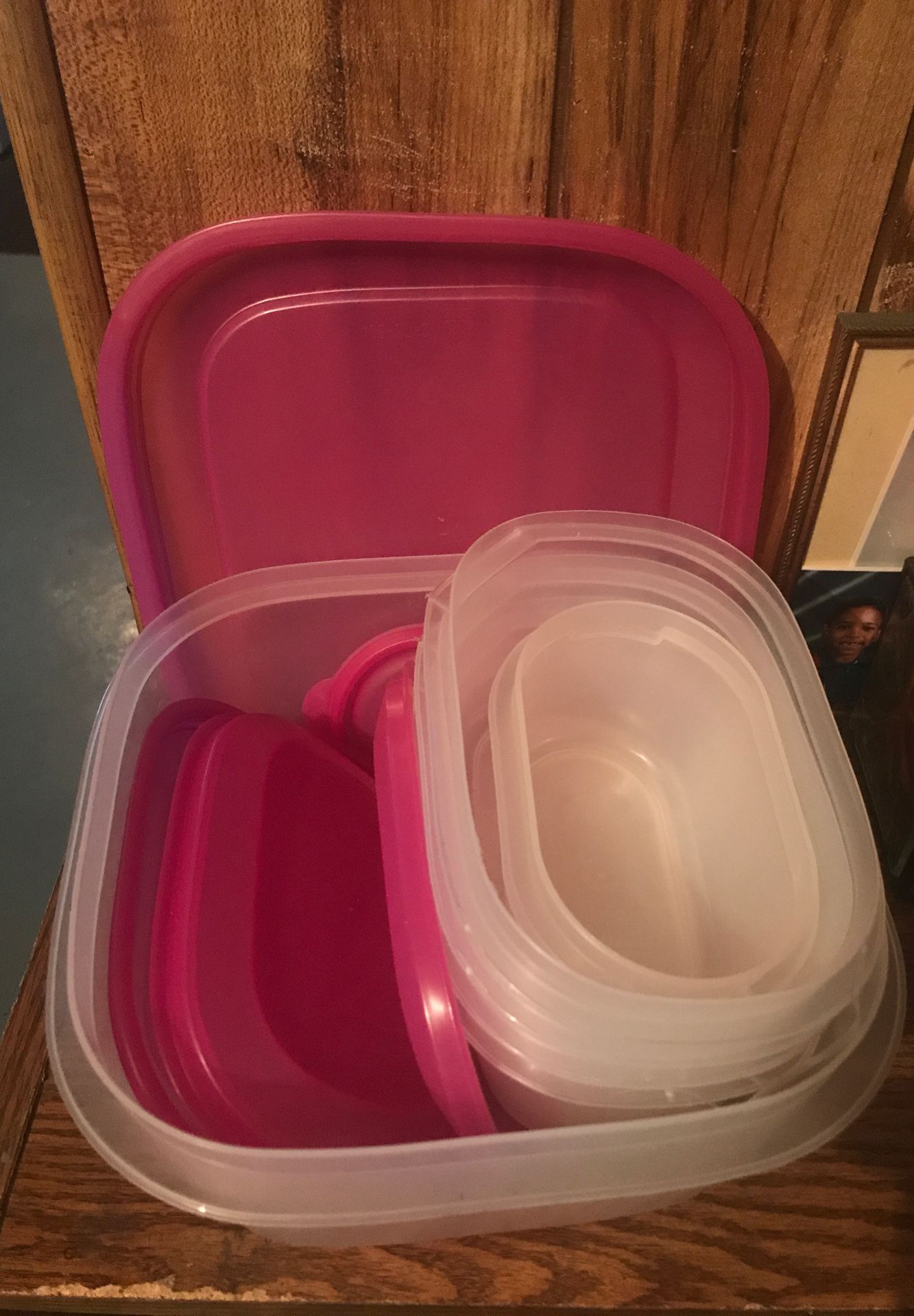 Storage containers with lids
