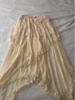 cloud ten cream/white flowy maxi skirt size medium