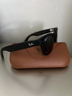 Ray-Ban Meta Smart Glasses with Case