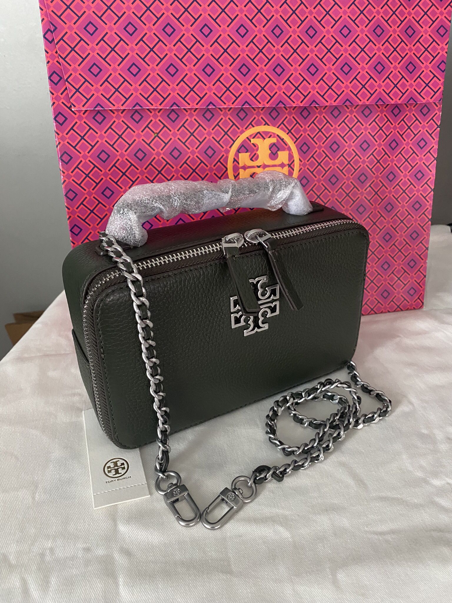 Tory Burch dust bag New 13.25x10 inches in cotton for Sale in Carlsbad, CA  - OfferUp