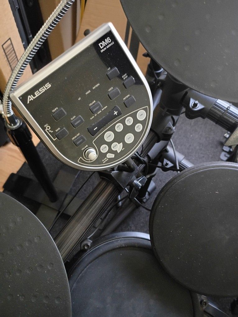 Alesis DM6 Electronic Drum Kit