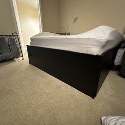 Queen Sized Bed Frame With 4 Storage Drawers 