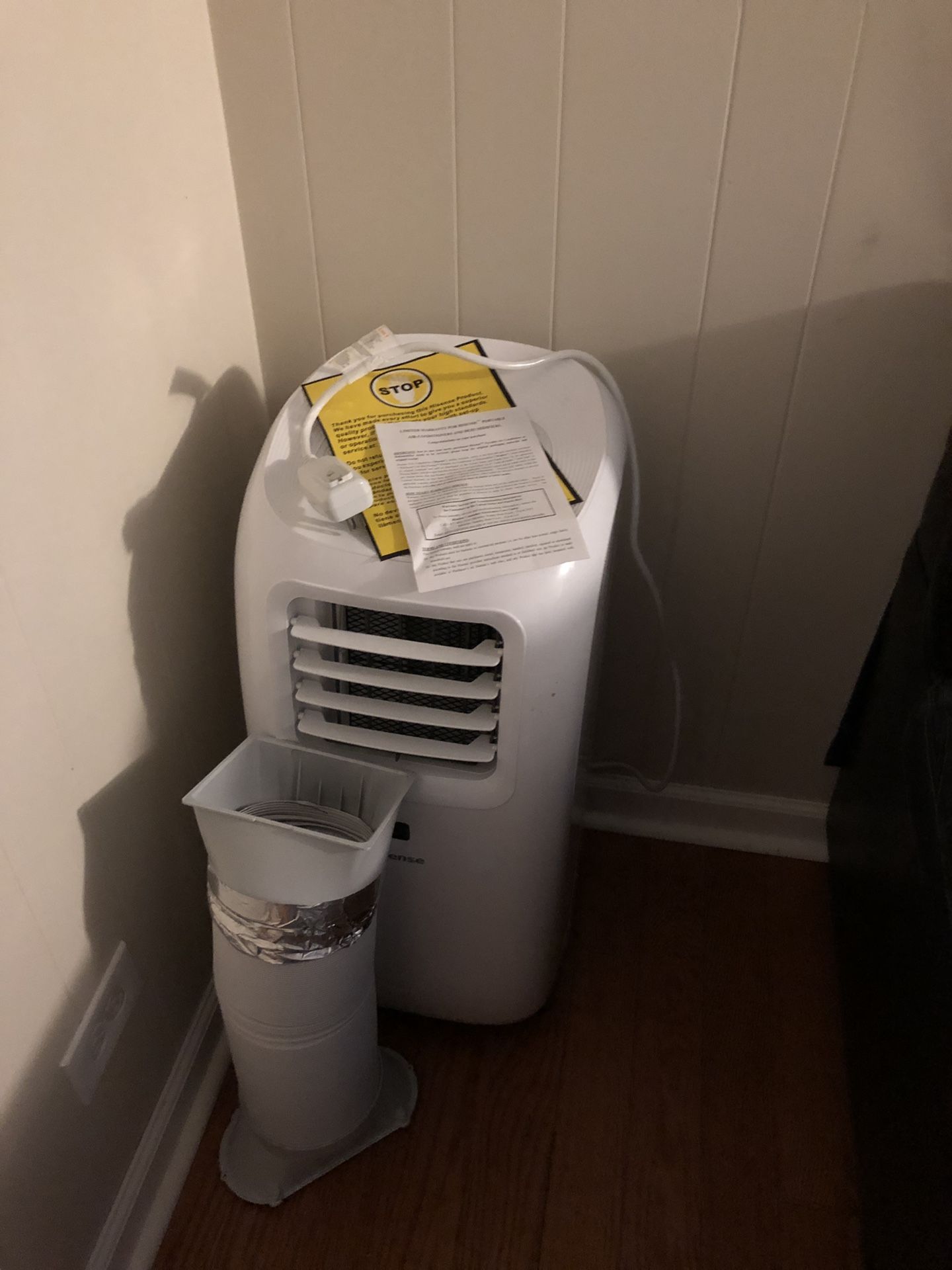 Hisense 300-sq ft 115-Volt Portable Air Conditioner Item # 1152765 Model # AP1019CR1G