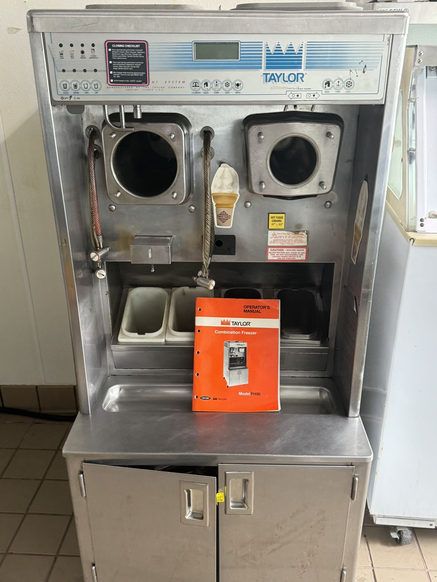 Combination Soft Serve And Shake Freezer