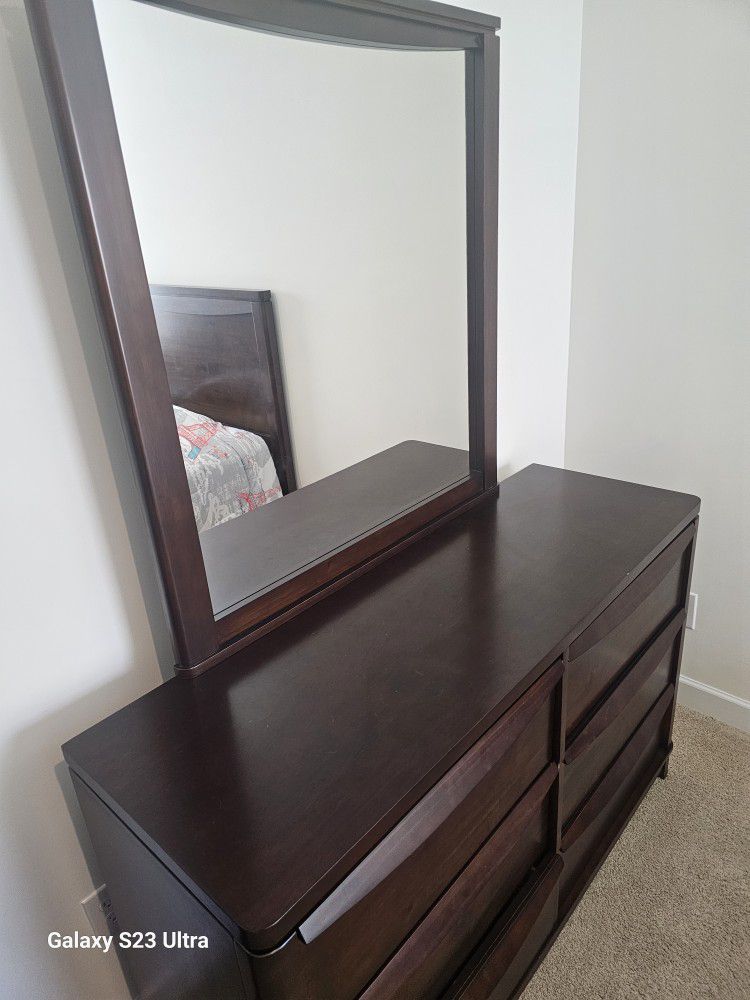 Lightly Used Dressing Table