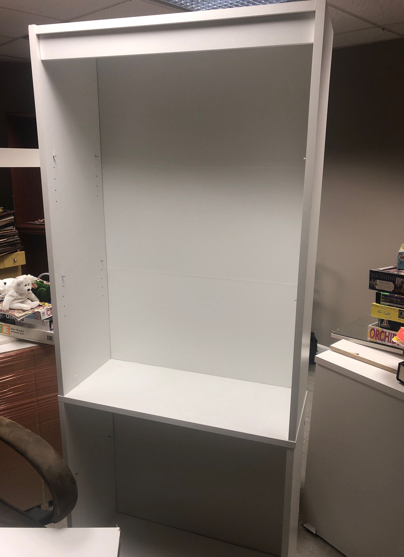 Great condition white bookcase !