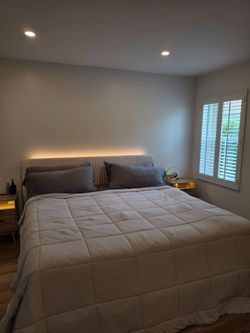 Modern Mid Century King Bed EXCELLENT CONDITION. Mr Kate