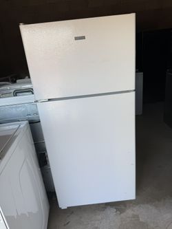 Hotpoint Refrigerator 17 cu.ft