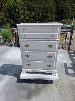 Small White  Chest of Drawers
