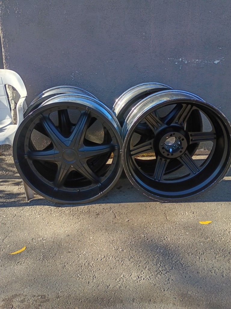 24"Universal rims 5 lugs. No Cracks or bends. No Tires.