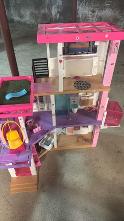  Barbie dream house