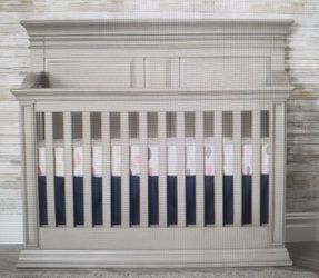 Baby Cache Vienna Crib