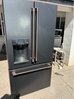 GE Café, Counter Depth Fridge works perfect in good condition free delivery to the garage