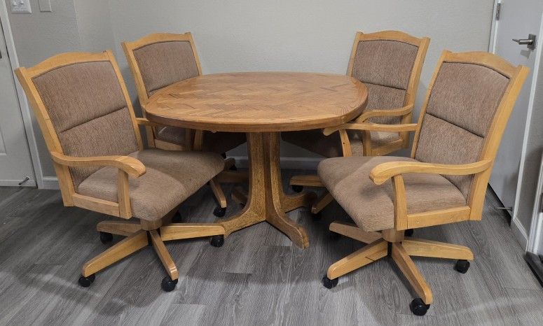 Dining Room Table With 4 Chairs