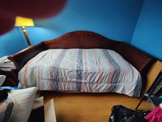 Sleigh Bed Twin, with trundle. Wood.  GREAT condition