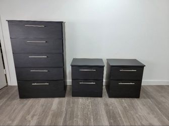 Chest And 2 Nightstands  - Gavetero y 2 Mesitas de noche