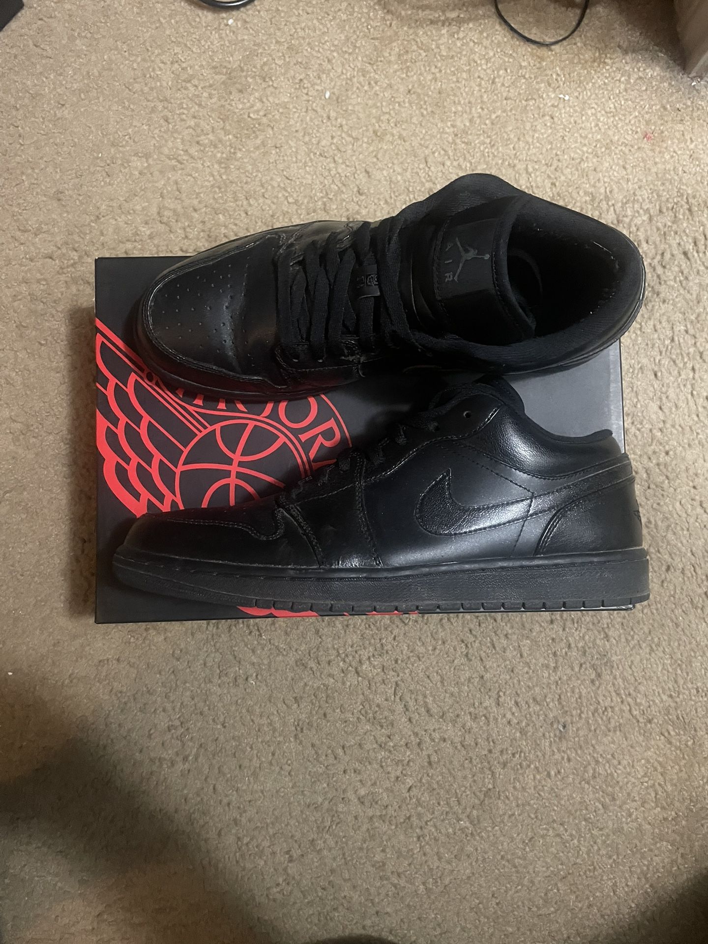 Air Jordan 1 Low Triple Black 