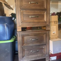Dresser And Two Nightstands  Queen Size Bed And Kitchen Table 