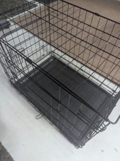 Foldable animal crate