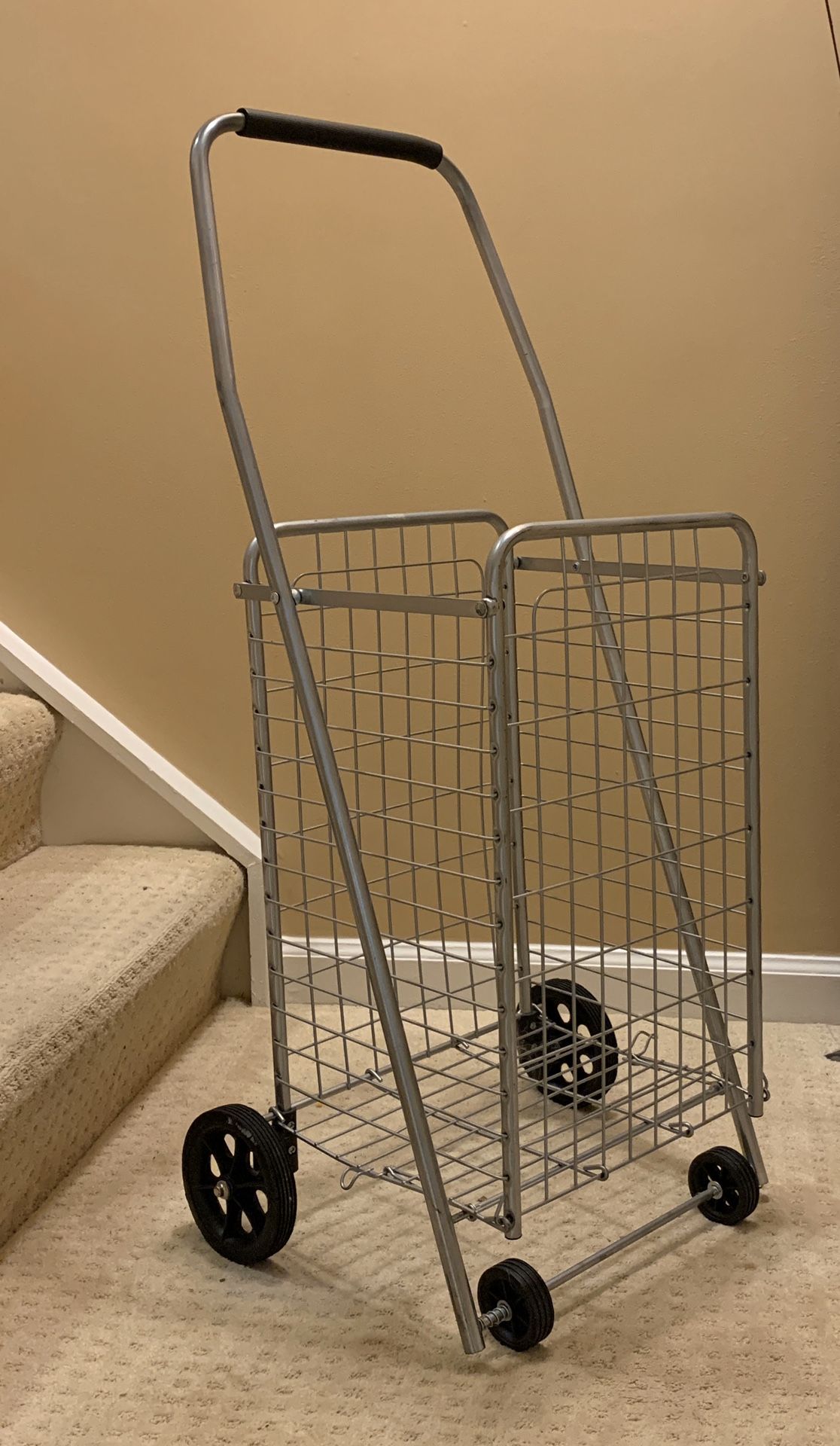 Foldable metal shopping cart
