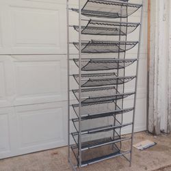 Rolling shoe rack