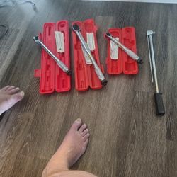 TORQUE WRENCHES