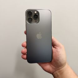 IPhone 13 Pro Max  128 GB,  Pristine  Condition! Unlocked Use Any Carrier!!  .  Hablo Espanol.