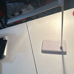 Lamp With Wireless Charging And Different Light Settings