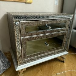 Michael AMINI NIGHTSTAND Set + Dresser