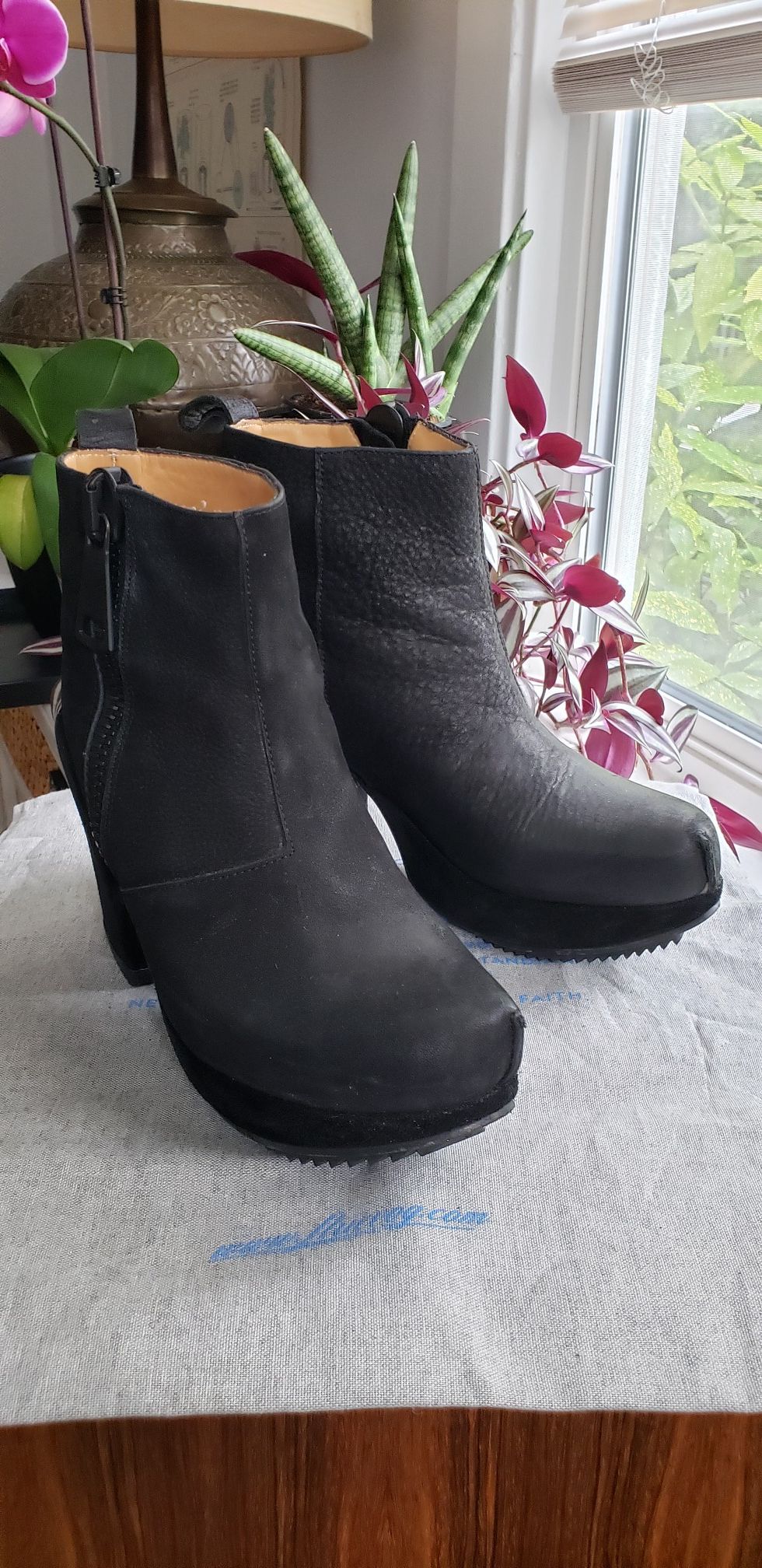 Fluevog Tinder size 8