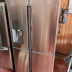 Like New Samsung Refrigerator Stainless Steel With Warranty 