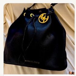 $25 & Under Name Brand Purses