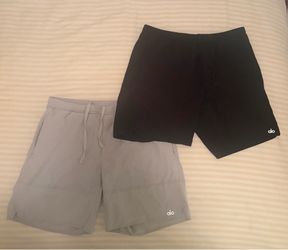 Alo Yoga 7” Traction Shorts (2 Pairs) – Large