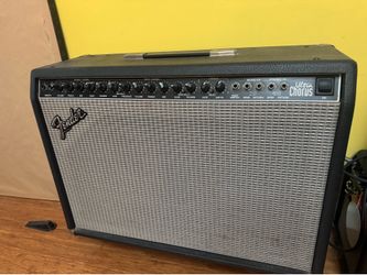 Fender Ultra Chorus 2-Channel 2 x 65-Watt 2x12" Guitar Amp