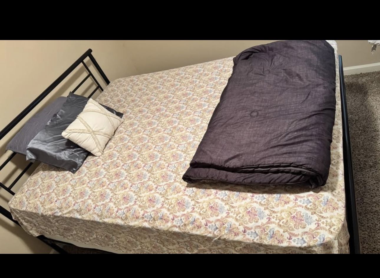 Queen Mattress + Spring box - Mattress Firm
