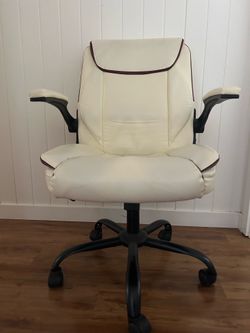 Cream Faux Leather Office Chair w/ Flip-Up Arms – Adjustable Height & Swivel