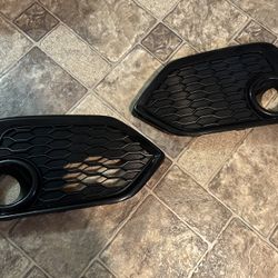 10th Gen Civic SI Sedan Front bumper garnish 