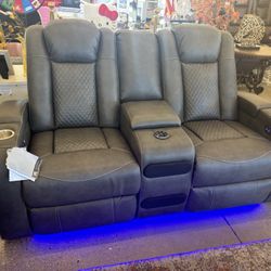 Power Reclining Loveseat W/ BT Speakers 