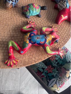 3 talavera animals.